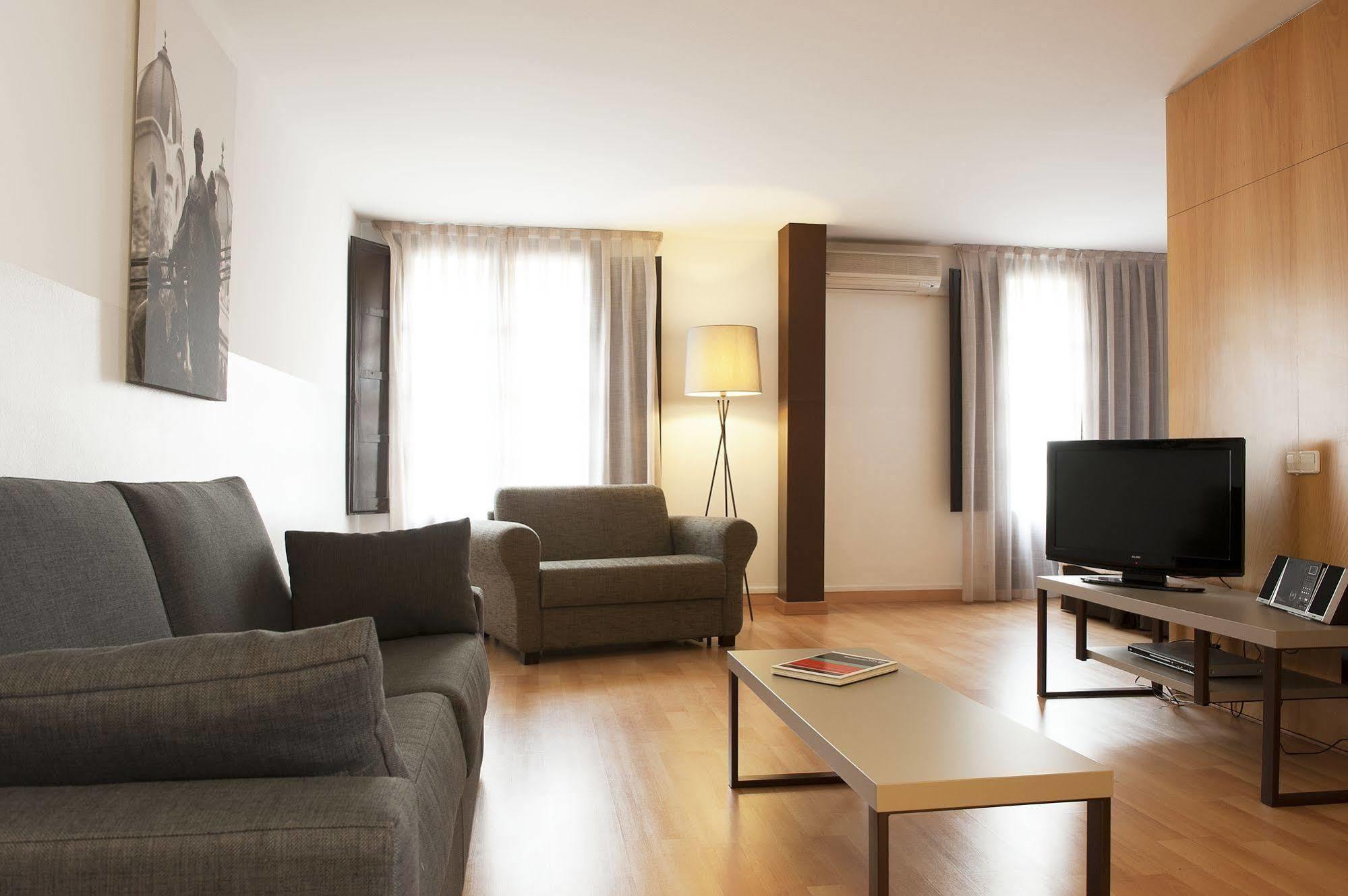 Apartamento Aspasios Plaza Real Barcelona