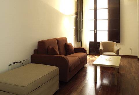 Aspasios Plaza Real Apartment
